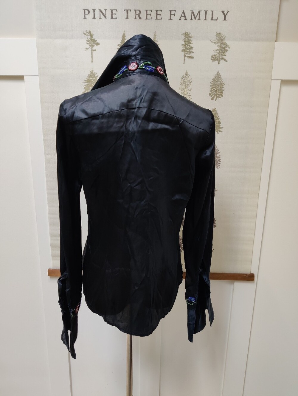 Holt Renfrew Collection Black 100% Silk Beaded Cuff Collar Blouse 10 - Picture 5 of 8